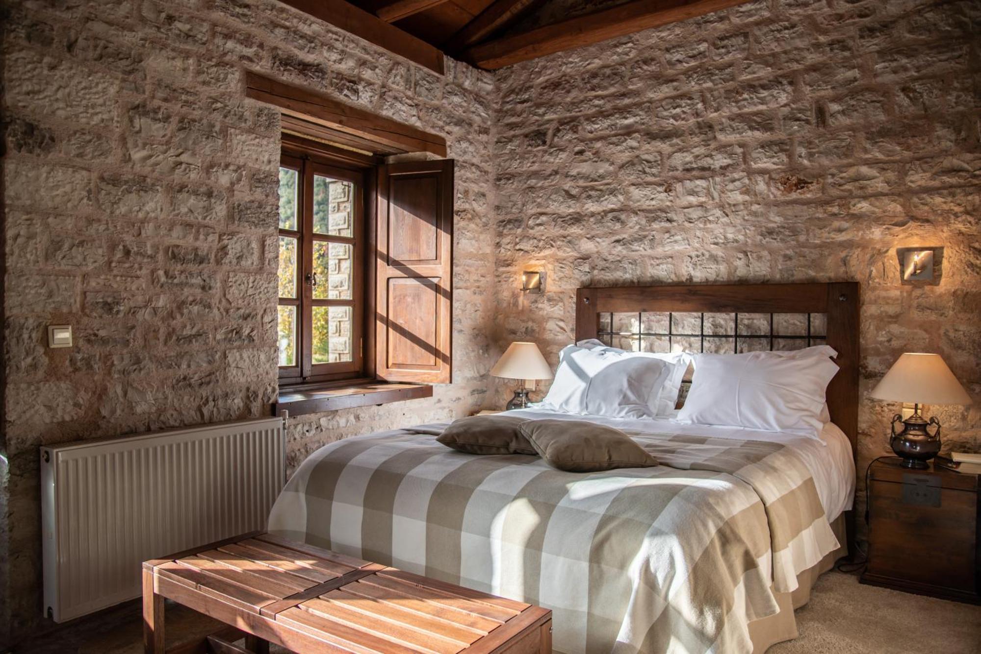 Epoches Hotel Karpenísion Екстериор снимка
