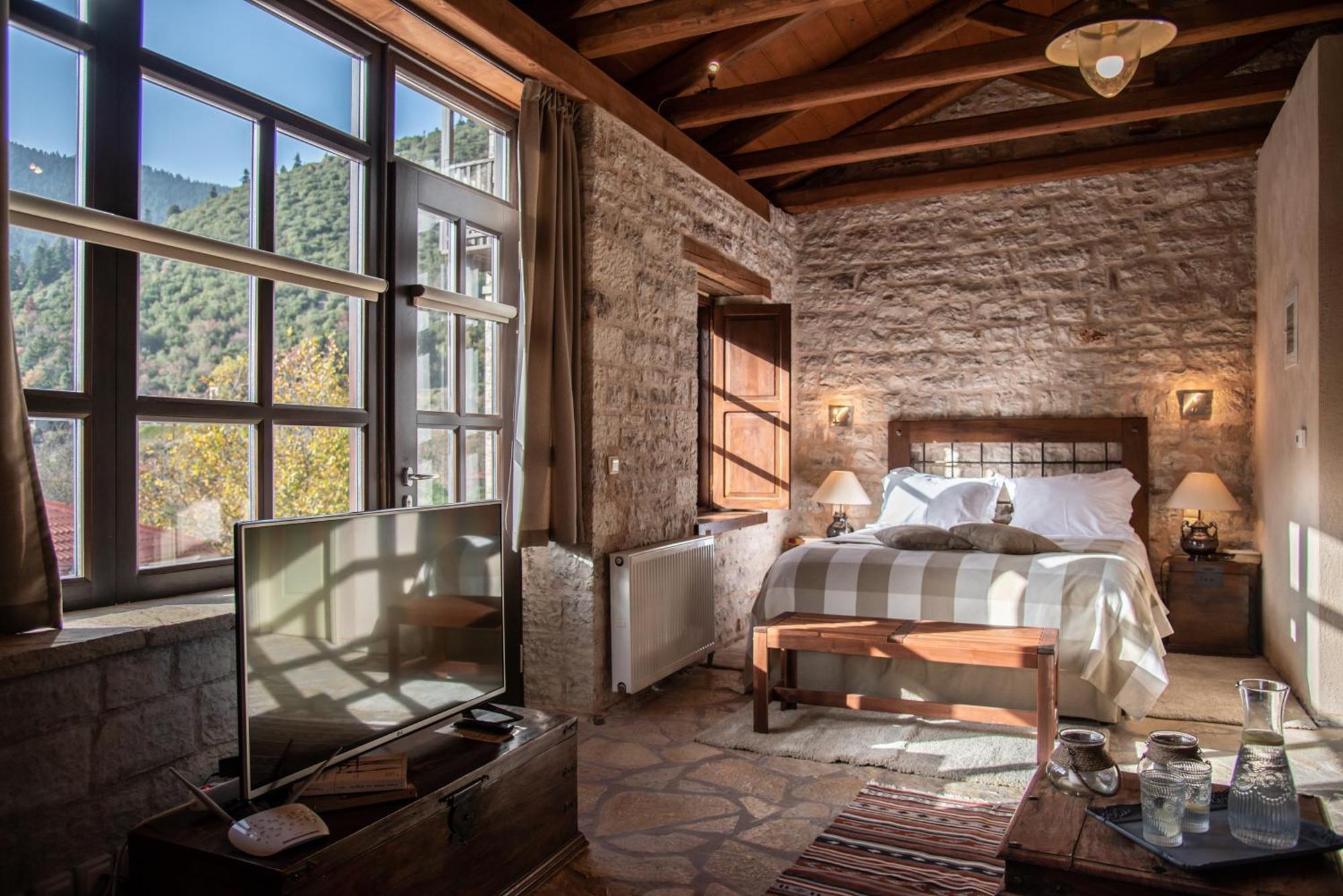 Epoches Hotel Karpenísion Екстериор снимка