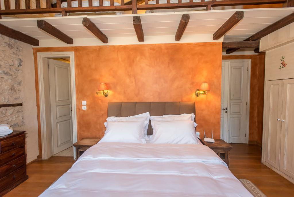 Epoches Hotel Karpenísion Екстериор снимка